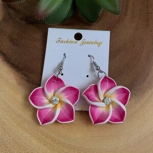 Beautiful Plumeria Earrings NEW